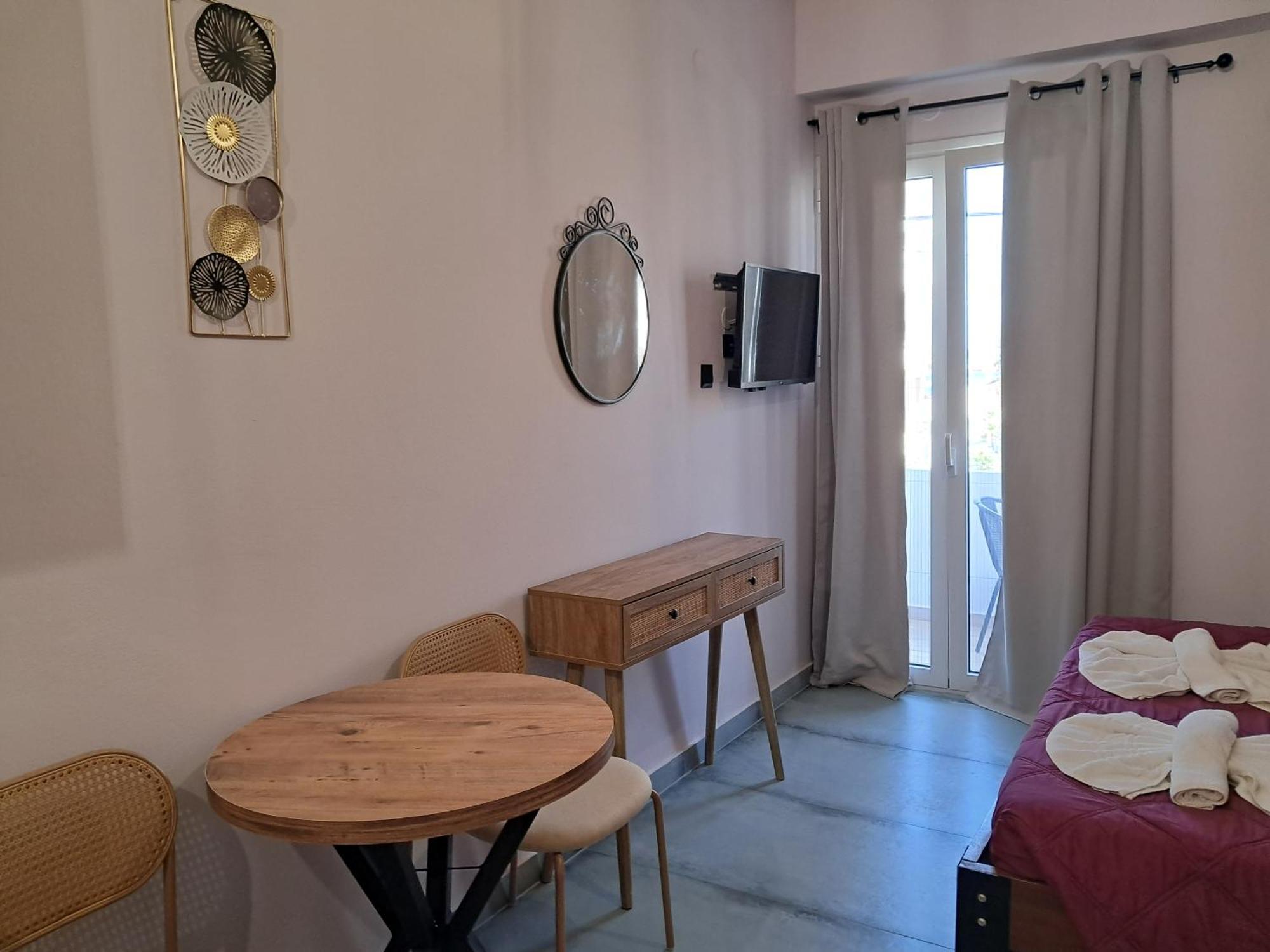 Poppy Beloni Chrissi Akti Chania Exterior foto